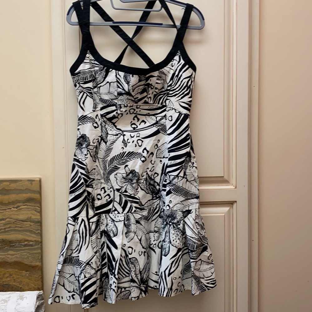 Karen Millen UK 12 USA 8 Black& White Dress